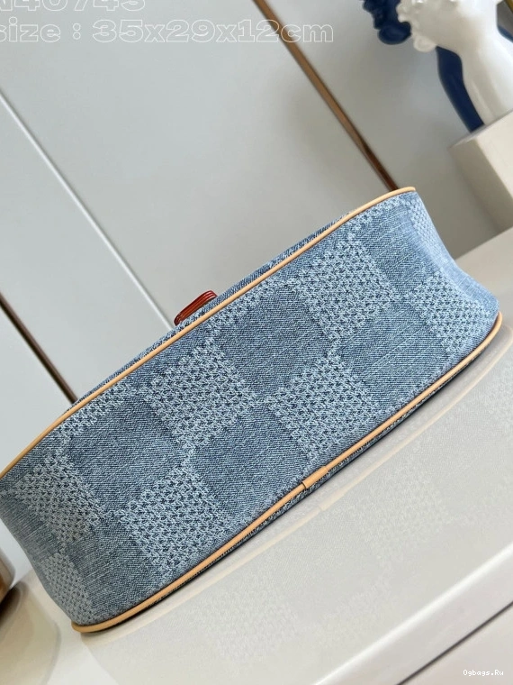 Montsouris MM Messenger VUITTON LOUIS 0316